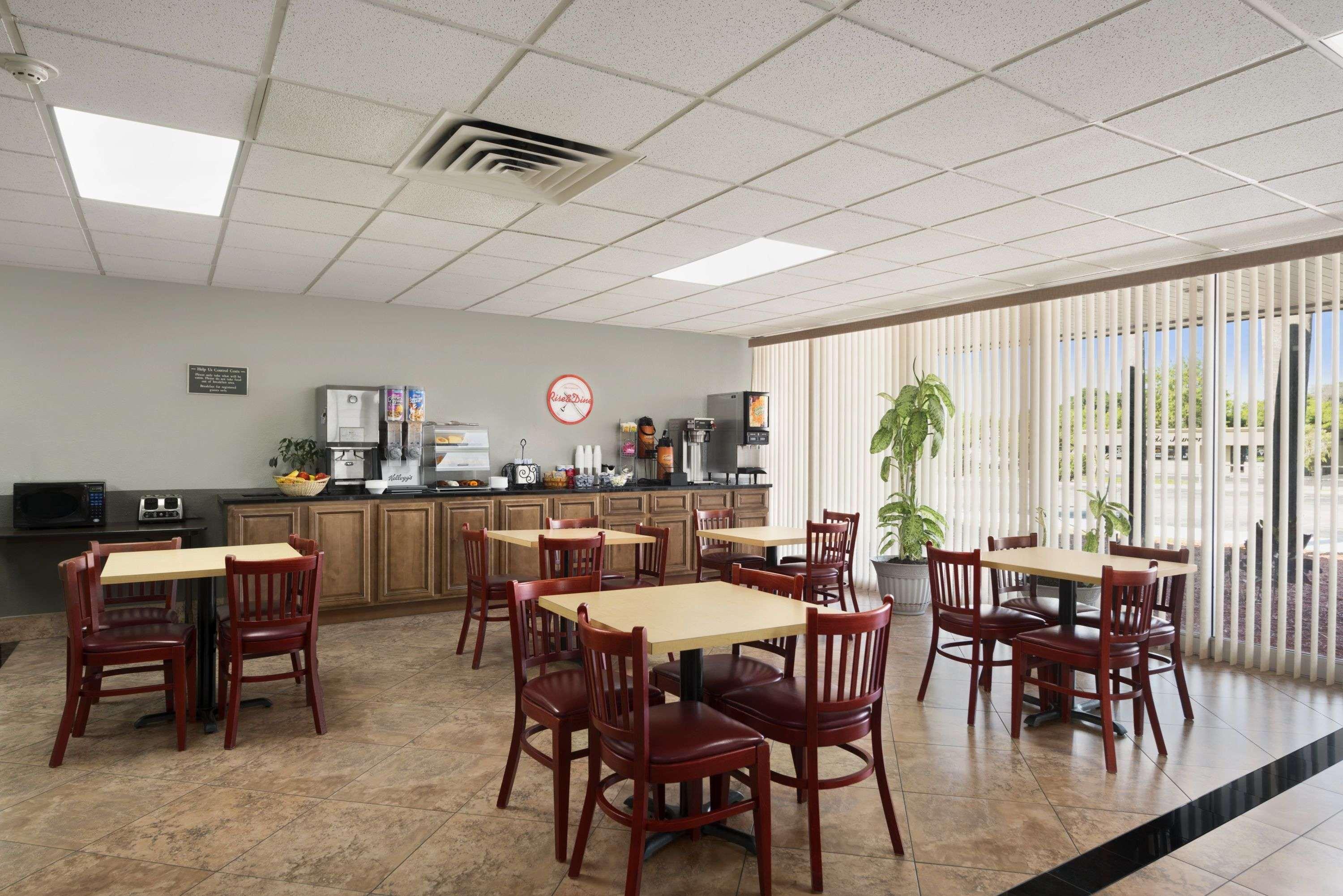 ฮาวเวิร์ด จอห์นสัน บาย วินด์แฮม วินเทอร์เฮเวน ฟลอริดา Motel ภายนอก รูปภาพ